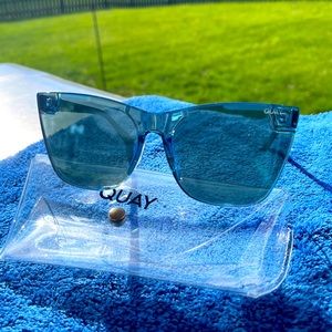 NWOT Quay turquoise sunglasses. As seen on love island tv show.